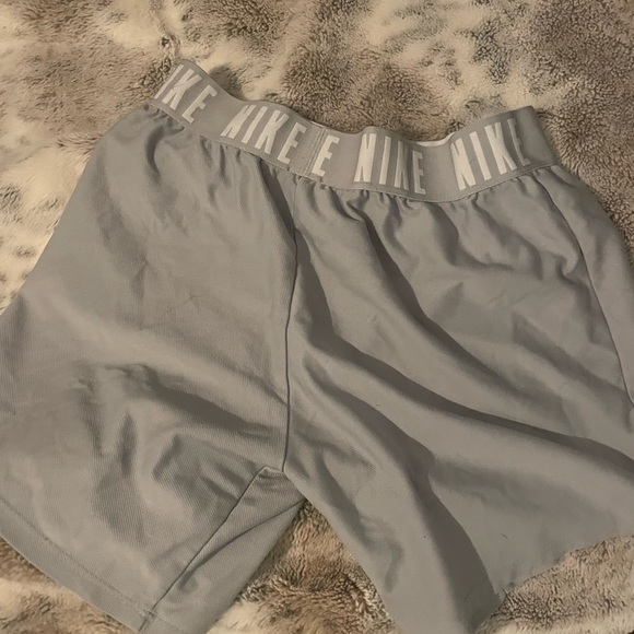 grey nike athletic shorts - Picture 2 of 2
